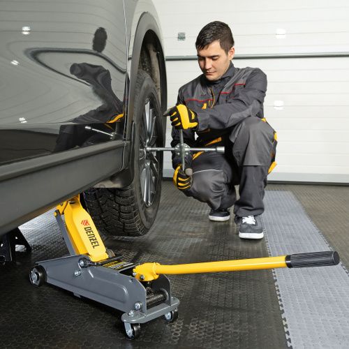 Домкрат гидравлический подкатной, 2 т, 135-385 мм Denzel купить в Москве с доставкой по всей России | ProtosMarket.ru