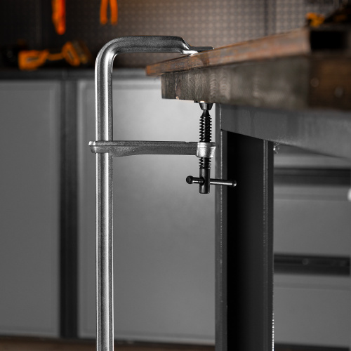 Струбцина F-образная, 80x400мм, кованая Denzel купить в Москве с доставкой по всей России | ProtosMarket.ru