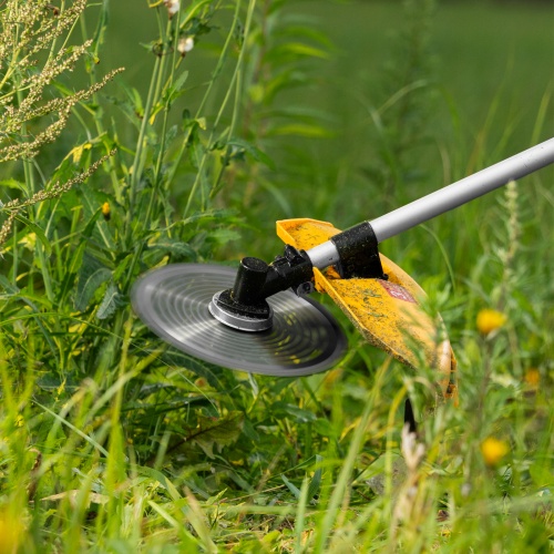 Триммер бензиновый DT-52E, 52 см3, неразъемная штанга, электростартер, состоит из 2 частей Denzel купить в Москве с доставкой по всей России | ProtosMarket.ru