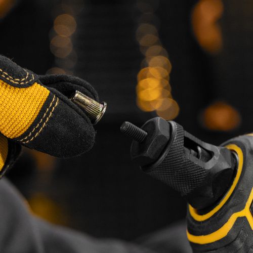 Заклепки резьбовые, стальные, оцинкованные, М5, пластиковый кейс, 100 шт. Denzel купить в Москве с доставкой по всей России | ProtosMarket.ru