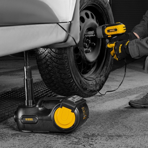 Домкрат электрогидравлический «3 в 1» (1,5 т), 12В, с гайковертом электрическим, в наборе  Denzel купить в Москве с доставкой по всей России | ProtosMarket.ru