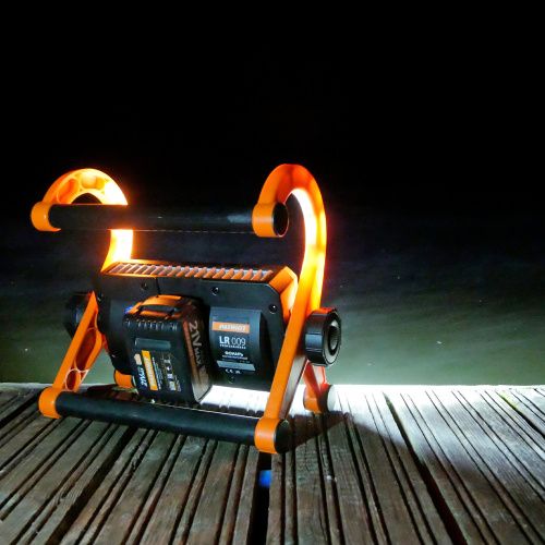 Фонарь cветодиодный переносной аккумуляторный PATRIOT LR 009UES, 3 режима, световая мощность 800/ 1200/ 1800 люмен, 12светодиодов, (без АКБ)) купить в Москве с доставкой по всей России | ProtosMarket.ru