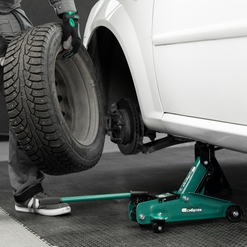 Домкрат гидравлический подкатной, 2 т, 135-320 мм Сибртех купить в Москве с доставкой по всей России | ProtosMarket.ru