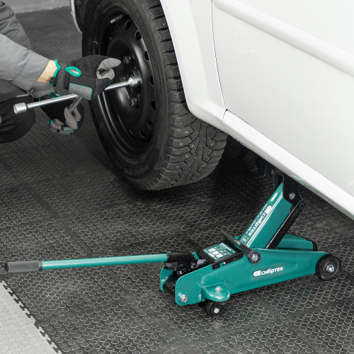 Домкрат гидравлический подкатной, 2 т, 127-330 мм, в пласт. кейсе Сибртех по ценам производителя в Москве с доставкой по всей России