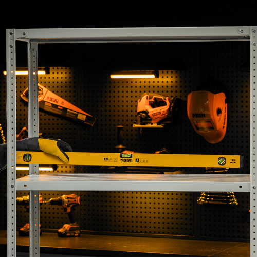 Уровень алюминиевый, магнит, фрезерованный, 3 глазка (1 зеркал.) 0,5 мм/м, 1000 мм Denzel купить в Москве с доставкой по всей России | ProtosMarket.ru