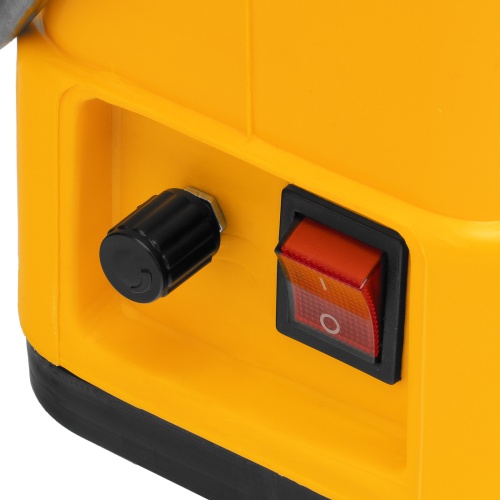 Опрыскиватель ранцевый аккумуляторный D-16LA, 16 л, 12 В, 8 Ач// Denzel купить в Москве с доставкой по всей России | ProtosMarket.ru