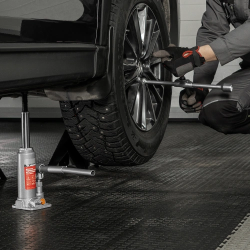 Домкрат гидравлический бутылочный, 2 т, h подъема 181-345 мм, в пластиковом кейсе Matrix купить в Москве с доставкой по всей России | ProtosMarket.ru