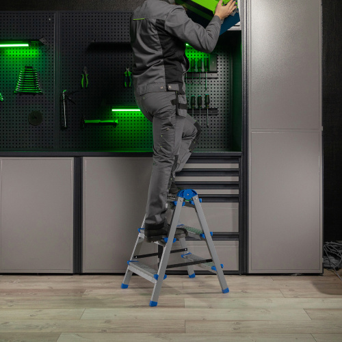 Стремянка двухсторонняя 3 ступени, сталь профиль, стальные ступени, Сибртех купить в Москве с доставкой по всей России | ProtosMarket.ru