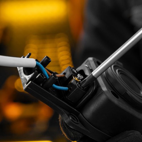 Шнур сетевой Energy Series, ПВС, 1,5 м, 2 x 1 мм, с неразборной вилкой, белый, Denzel купить в Москве с доставкой по всей России | ProtosMarket.ru