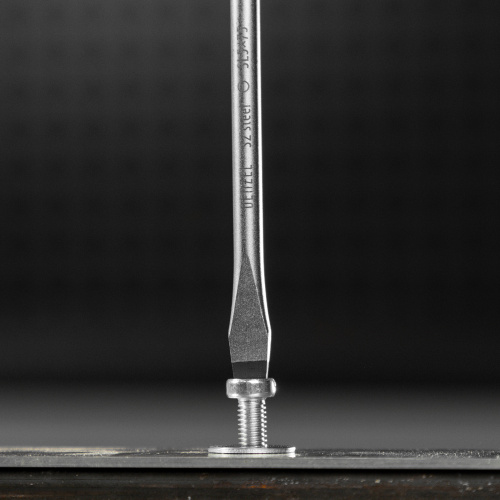 Отвертка, SL5x75 мм, S2, 3к рукоятка Denzel купить в Москве с доставкой по всей России | ProtosMarket.ru