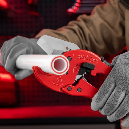 Ножницы для резки изделий из ПВХ, D до 42 мм, обрезиненная опорная рукоятка, порошковое покрытие рукояток Matrix купить в Москве с доставкой по всей России | ProtosMarket.ru