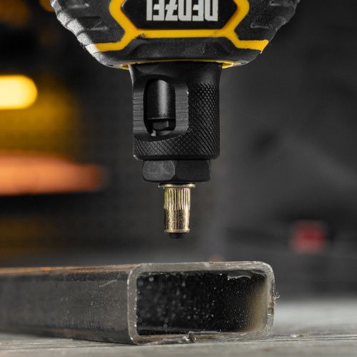 Заклепки резьбовые, стальные, оцинкованные, М5, пластиковый кейс, 100 шт. Denzel купить в Москве с доставкой по всей России | ProtosMarket.ru