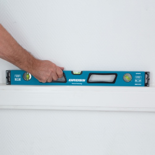 Уровень алюминиевый, 600 мм, усиленный с ударопрочными заглушками, рукоятки, 3 глазка Gross купить в Москве с доставкой по всей России | ProtosMarket.ru