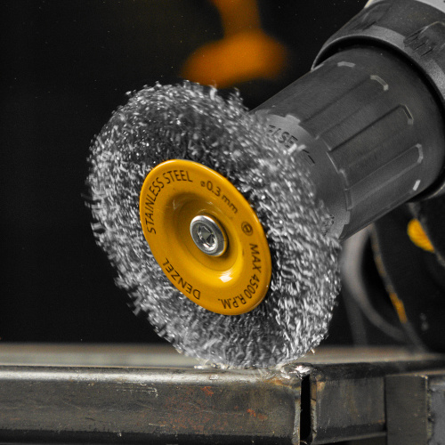 Щетка для дрели, 75 мм, Плоская, со шпилькой, нержавеющая витая проволока Denzel по ценам производителя в Москве с доставкой по всей России