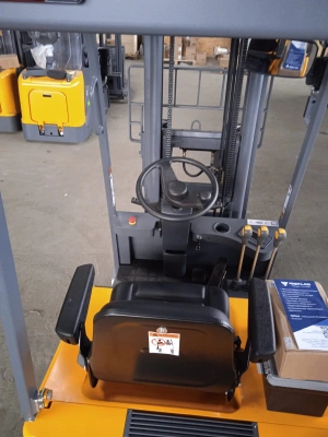 Погрузчик электрический трехопорный XILIN 1,5 т 4,5 м CPD15S-E сайдшифт купить в Москве с доставкой по всей России | ProtosMarket.ru