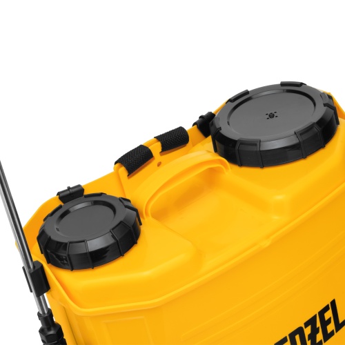 Опрыскиватель ранцевый аккумуляторный D-16LA, 16 л, 12 В, 8 Ач// Denzel купить в Москве с доставкой по всей России | ProtosMarket.ru