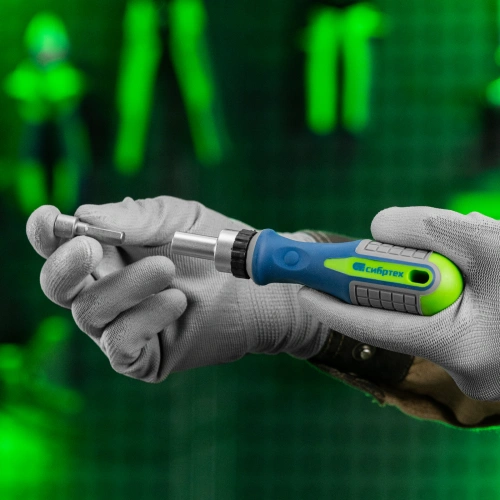 Отвертка реверсивная с набором бит и торцевых головок, 25 шт, CrV, чехол Сибртех купить в Москве с доставкой по всей России | ProtosMarket.ru