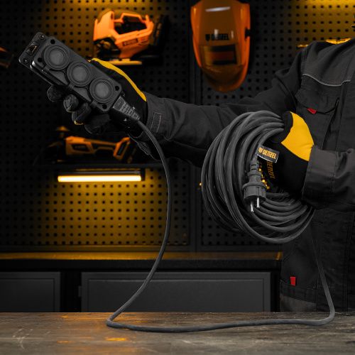 Удлинитель-шнур силовой Top Series, КГТТ, 20м, 3 розетки, 3 x 2,5 мм Denzel купить в Москве с доставкой по всей России | ProtosMarket.ru