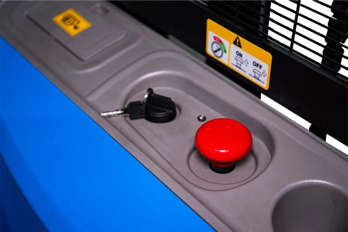 Штабелер самоходный 1,5 т 3,0 м TOR WS15H-3000SC PRO 24/105 В/Ач контр. скорости подъема по ценам производителя в Москве с доставкой по всей России