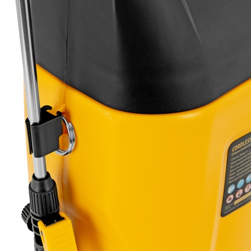 Опрыскиватель аккумуляторный D-8LI, 8 л, 12 В, 2 Ач Denzel купить в Москве с доставкой по всей России | ProtosMarket.ru