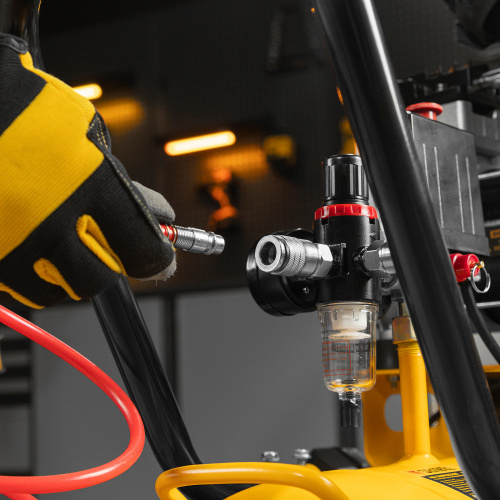 Компрессор безмасляный, малошумный  DLS 2250/100, 2250 Вт, 3x750, 100 л, 410 л/мин блок управления/ Denzel купить в Москве с доставкой по всей России | ProtosMarket.ru