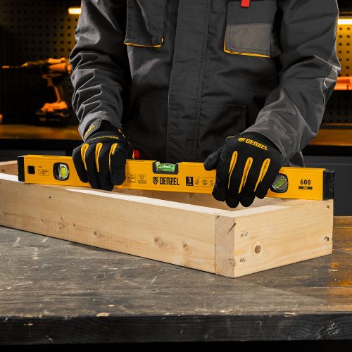 Уровень алюминиевый, магнит, фрезерованный, 3 глазка (1 зеркал.) 0,5 мм/м, 600 мм Denzel купить в Москве с доставкой по всей России | ProtosMarket.ru