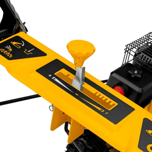 Бензиновая снегоуборочная машина SB 560 LP, 212 cc, электростартер, фара Denzel купить в Москве с доставкой по всей России | ProtosMarket.ru