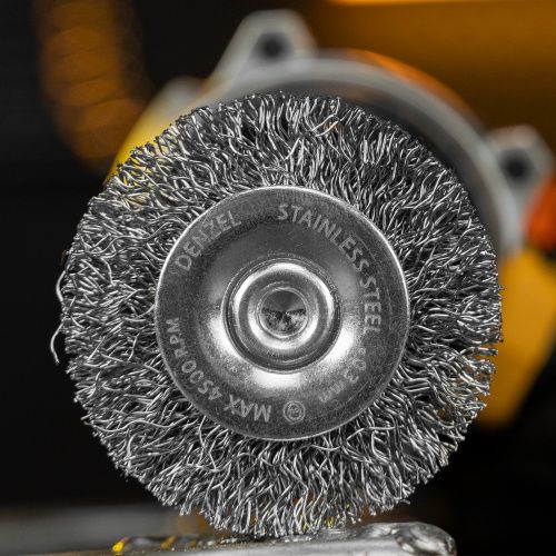 Набор щеток для дрели, 2 Плоские 50-75мм, 3 Чашки 25-50-75мм, шпилька,  нерж.вит. проволока Denzel купить в Москве с доставкой по всей России | ProtosMarket.ru