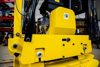 Виброплита реверсивная 235 кг, 30кН (Loncin) TOR C-330 купить в Москве с доставкой по всей России | ProtosMarket.ru