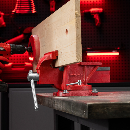 Тиски слесарные, 125 мм, поворотные, с наковальней Matrix купить в Москве с доставкой по всей России | ProtosMarket.ru