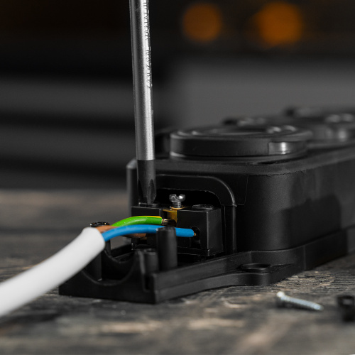 Шнур сетевой Energy Series, ПВС, 1,5 м, 3 x 1 мм, с неразборной вилкой, белый, Denzel купить в Москве с доставкой по всей России | ProtosMarket.ru