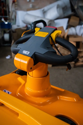 Тележка электрическая 2000 кг 1150 мм XILIN CBD20L с закрытой платформой 24/280 В/Ач* купить в Москве с доставкой по всей России | ProtosMarket.ru