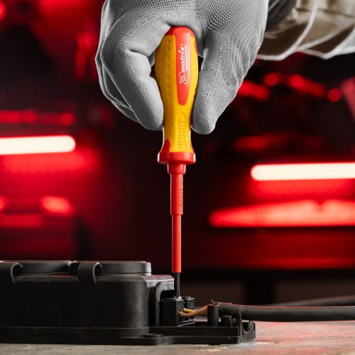 Отвертка Insulated, PH0 x 75 мм, CrMo, до 1000 В, двухкомпонентная рукоятка Matrix Professional купить в Москве с доставкой по всей России | ProtosMarket.ru