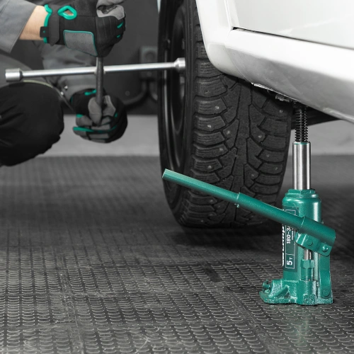 Домкрат гидравлический бутылочный, 5 т, 180-340 мм, в пласт. кейсе Сибртех купить в Москве с доставкой по всей России | ProtosMarket.ru