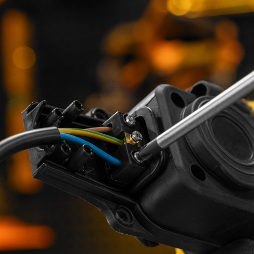 Шнур сетевой Energy Series, ПВС, 3 м, 3 x 1,5 мм, с неразборной вилкой, черный, Denzel купить в Москве с доставкой по всей России | ProtosMarket.ru