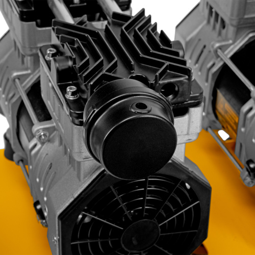 Компрессор безмасляный, малошумный  DLS 2250/100, 2250 Вт, 3x750, 100 л, 410 л/мин блок управления/ Denzel купить в Москве с доставкой по всей России | ProtosMarket.ru