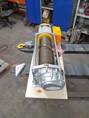 Лебедка электрическая TOR KCD(А) 1250 кг 100 м 220В (алюминиевый корпус) купить в Москве с доставкой по всей России | ProtosMarket.ru