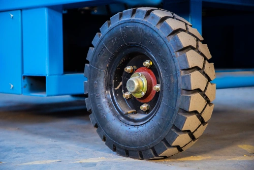 Подъемник ножничный передвижной аккумуляторный 500 кг, 12/14 м, 24/85 В/Ач TOR SJY-0,5-12 DC по ценам производителя в Москве с доставкой по всей России