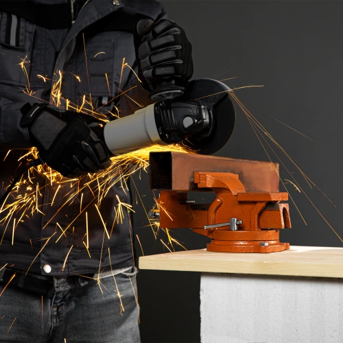 Тиски слесарные, 125 мм, поворотные, с наковальней Sparta купить в Москве с доставкой по всей России | ProtosMarket.ru