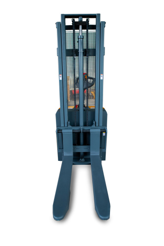 Штабелер самоходный 1,5 т 3,0 м XILIN CDD15K-EN 24/105 В/Ач с раздвижными вилами (с платформой) купить в Москве с доставкой по всей России | ProtosMarket.ru