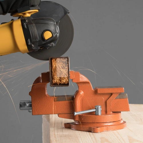 Тиски слесарные, 100 мм, поворотные, с наковальней Sparta купить в Москве с доставкой по всей России | ProtosMarket.ru