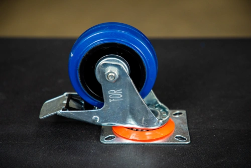 Колесо поворотное резина SRCLb 42 100 мм с тормозом (N) купить в Москве с доставкой по всей России | ProtosMarket.ru