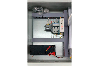 Шкаф удаленного управления ДГУ с контроллером Lovato RGKRA купить в Москве с доставкой по всей России | ProtosMarket.ru