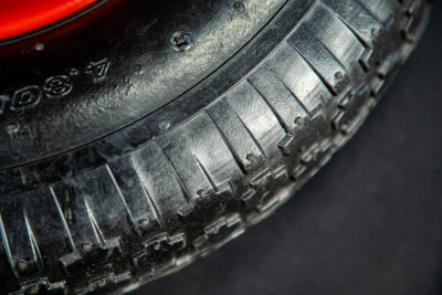 Колесо пневматическое резиновое 387 мм 4.00-8 (подшипник 16 мм) купить в Москве с доставкой по всей России | ProtosMarket.ru