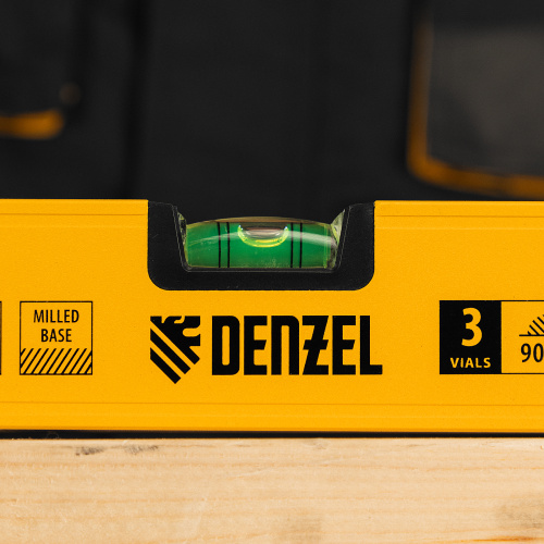 Уровень алюминиевый, магнит, фрезерованный, 3 глазка (1 зеркал.) 0,5 мм/м, 800 мм Denzel купить в Москве с доставкой по всей России | ProtosMarket.ru