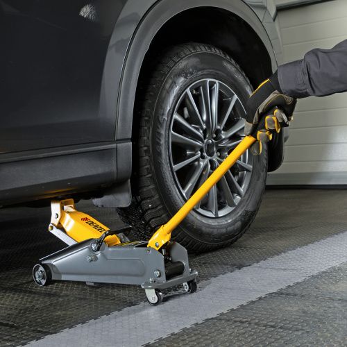 Домкрат гидравлический подкатной, 2 т, 135-385 мм, в пласт. кейсе Denzel купить в Москве с доставкой по всей России | ProtosMarket.ru