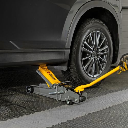 Домкрат гидравлический подкатной с фиксатором, 2,5 т,  85-385 мм, в пласт. кейсе Denzel купить в Москве с доставкой по всей России | ProtosMarket.ru