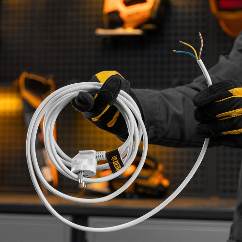 Шнур сетевой Energy Series, ПВС, 3 м, 3 x 1,5 мм, с неразборной вилкой, белый, Denzel купить в Москве с доставкой по всей России | ProtosMarket.ru