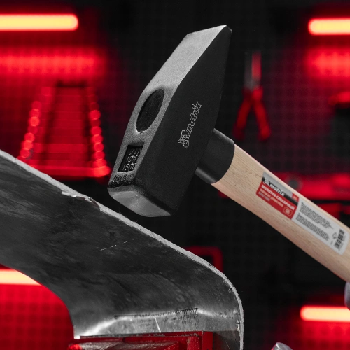 Молоток слесарный, 400 г, квадратный боек, деревянная рукоятка Matrix купить в Москве с доставкой по всей России | ProtosMarket.ru