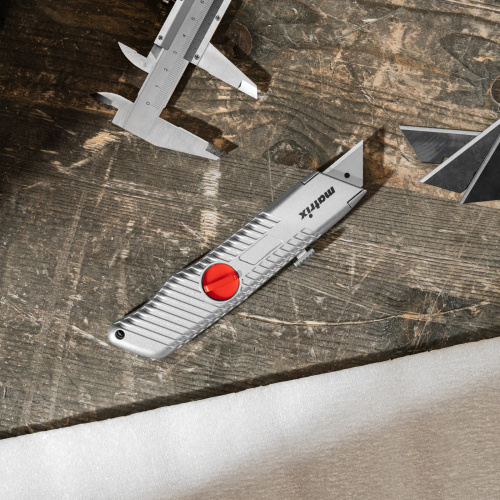 Нож, 19 мм, выдвижное трапециевидное лезвие, металлический корпус Matrix купить в Москве с доставкой по всей России | ProtosMarket.ru